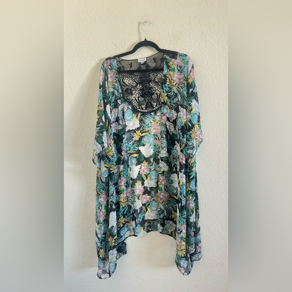Floral Sheer Women's Top cover up size 18/20